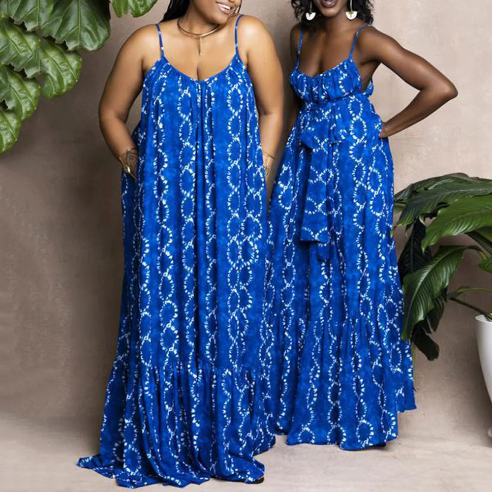 

Платье-макси летнее с синим принтом, на бретельках