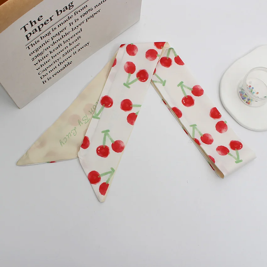 Шелковый атласный шарф с длинным бантом и цветочным принтом |