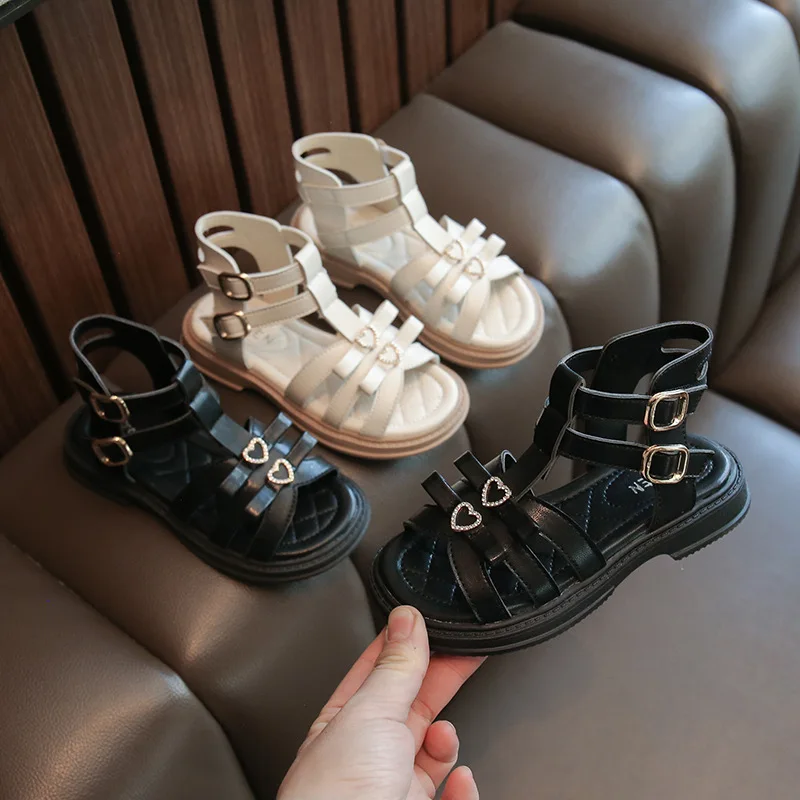 

Girls Sandals 2023 New Kids Fashion Heart Metal Ring Solid Open-toe Children Garden Shoes Gladiator Sandals for Kids Girl G04201