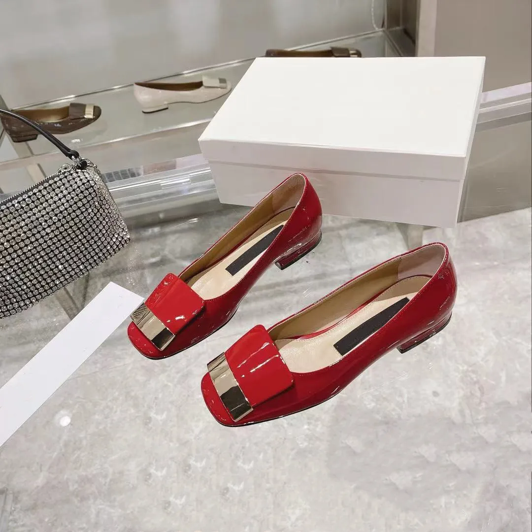 2022 spring new patent leather flat sole single shoes women's head leather versatile flat heel metal shallow mouth scoop shoes