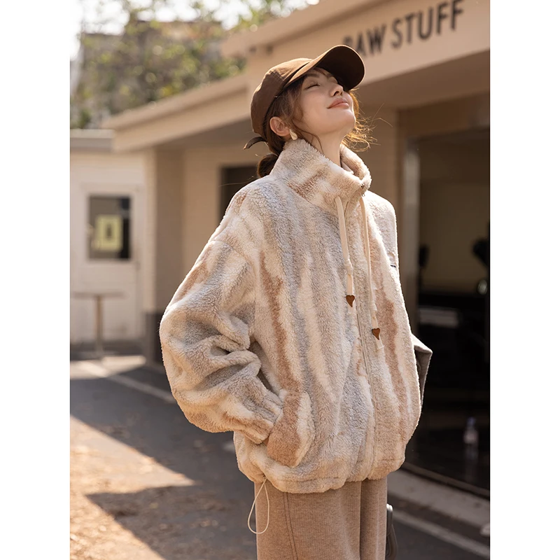 MISHOW Lambswool Jackets 2022 Winter Clothes Women Loose Retro Stand Collar Gradient Coat Thicken Female Outerwear MXB41W0460
