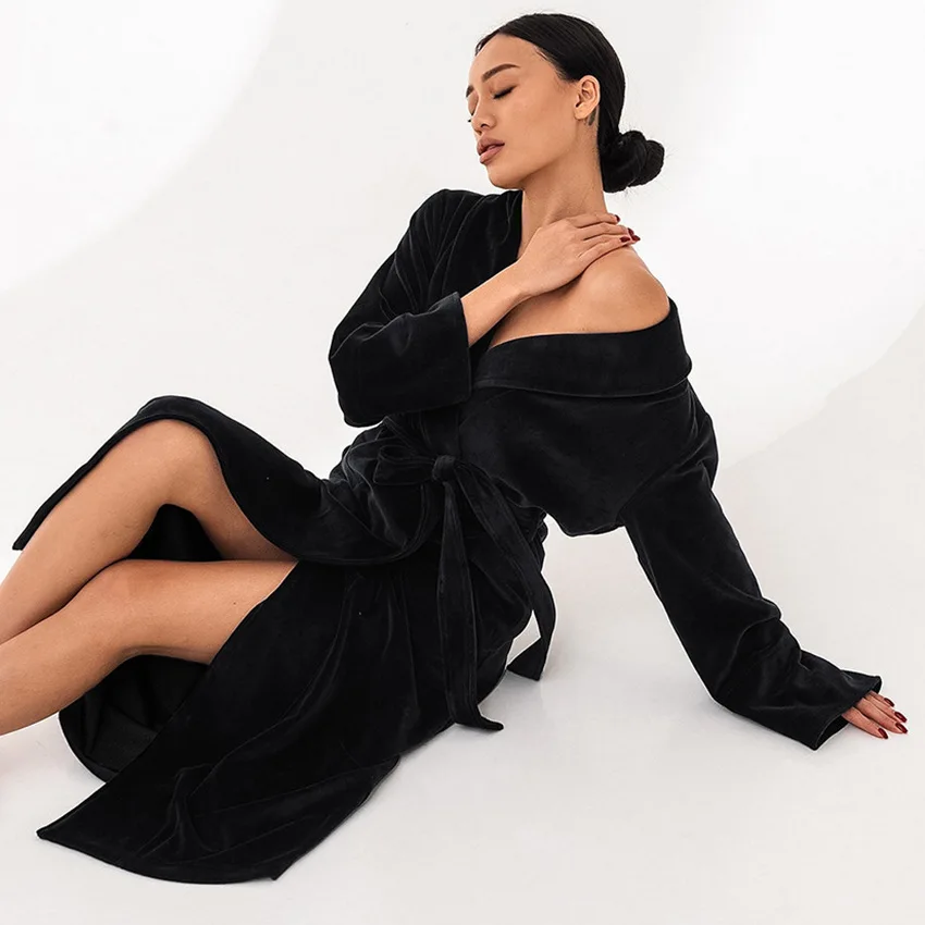 Autumn Velvet Long Nightgown Warm and Comfortable Solid Color Bathrobe Dressing Gown Fashion Simple Ladies Home Service