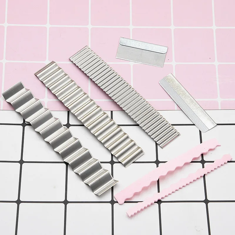 

Гибкие полимерные глиняные фрезы, лезвие из высокоуглеродистой стали, нарезные лезвия из глины, набор из 4 режущих лезвий для глины, инструм...