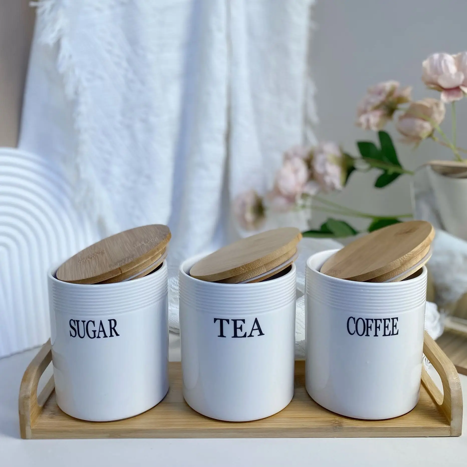 

Черный керамический контейнер для кофе и чая