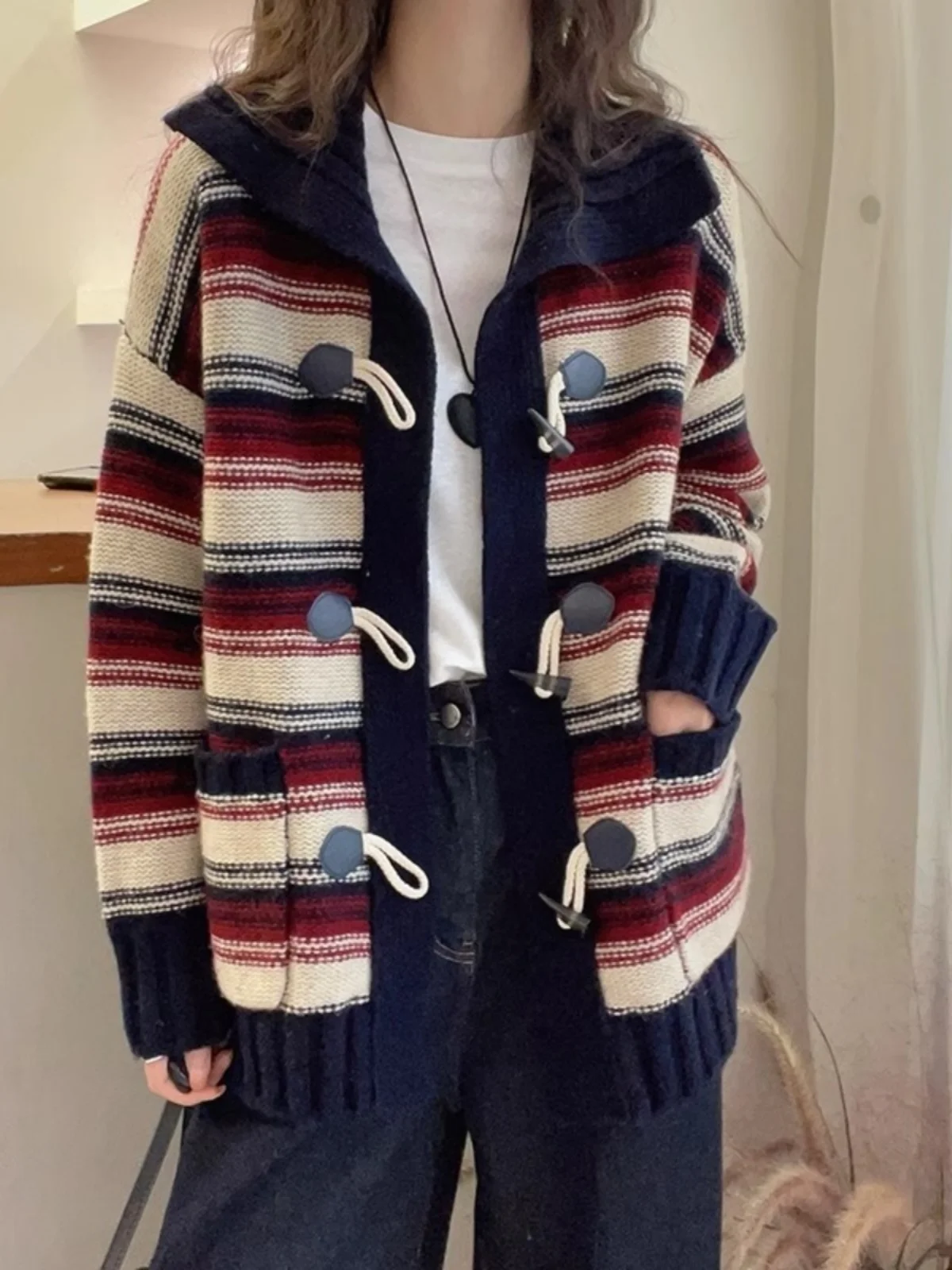 European Goods Horn Buckle Stripe Outerwear Women clothes 20244 Autumn and Winter New Raccoon Velvet Knit cardigan Small Man Top