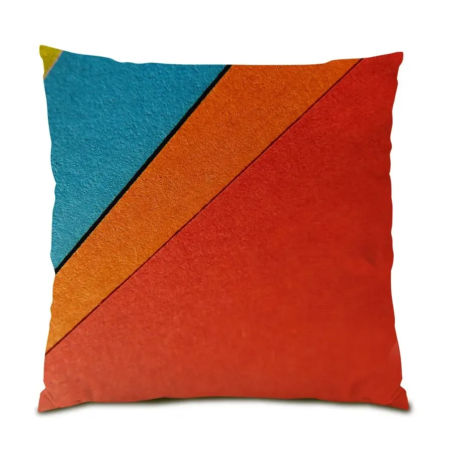 Рисунок 6 - Подушка в полоску с геометрическим рисунком граффити