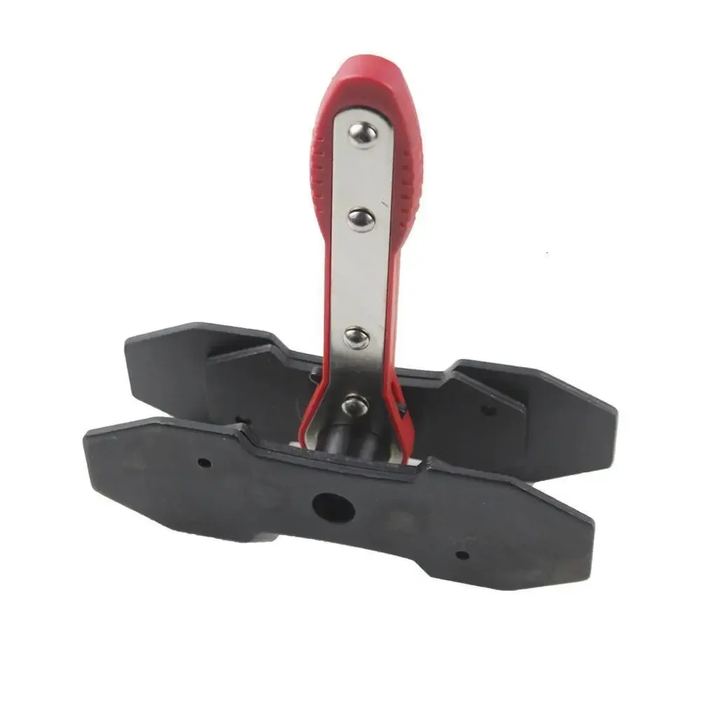 Пресс-инструмент для разбрасывания поршня тормозного суппорта с храповым