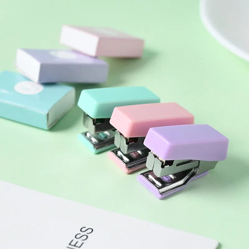 

Random Color Stapler Solid Office Stationery Cute Mini Without Stapler Student Use Small Portable Plastic for No. 10 Staples