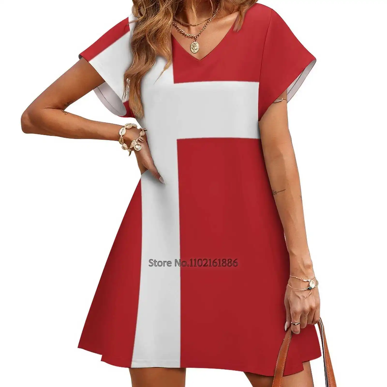 Платье с открытой спиной датским флагом квадратным вырезом и шнуровкой сзади |