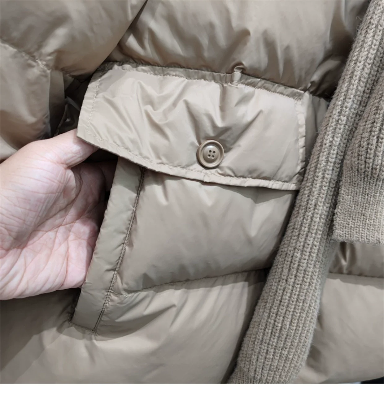 Korean Version 2023 New Fake Two-Piece Women's Loose White Duck Down Coat, Hooded Winter Down Jacket Detachable Knitting Hat