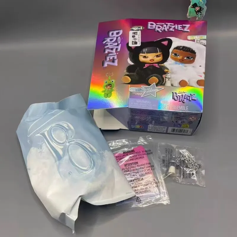 Фото Новая коллекционная плюшевая кукла-брелок Bratz Bratziez Iconz: набор игрушек-сюрпризов в таинственной коробке, подарки на день рождения №5