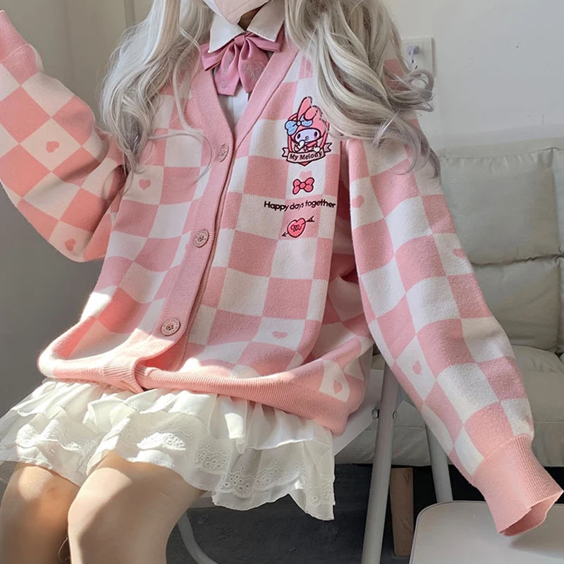 Женский клетчатый кардиган в консервативном стиле с милой мультяшной вышивкой