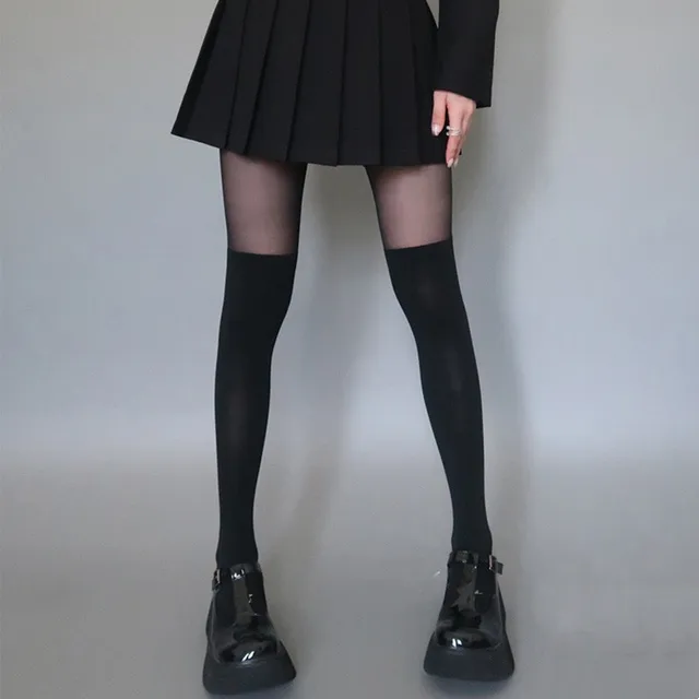 Догги стиліндегі әйелдің жалаңаш кискасы