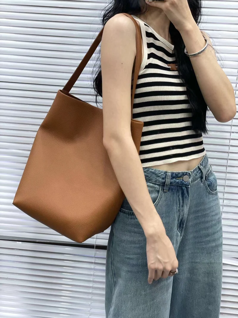Bucket Classic Tote Bag Ladies 2023 Shoulder bag unisex leather fashion