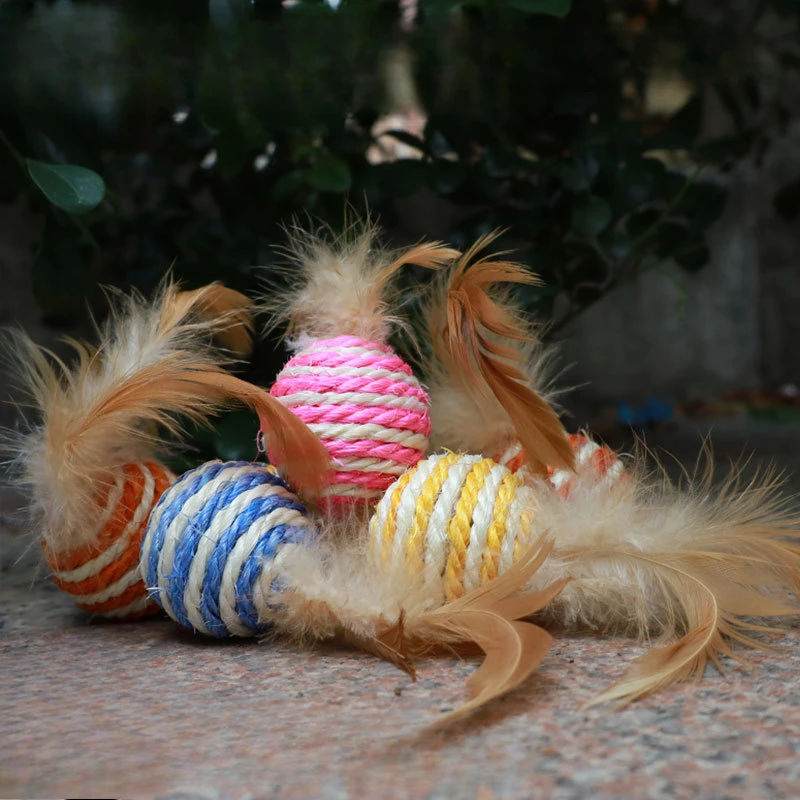 Игрушки для кошек сизалевые с перьями