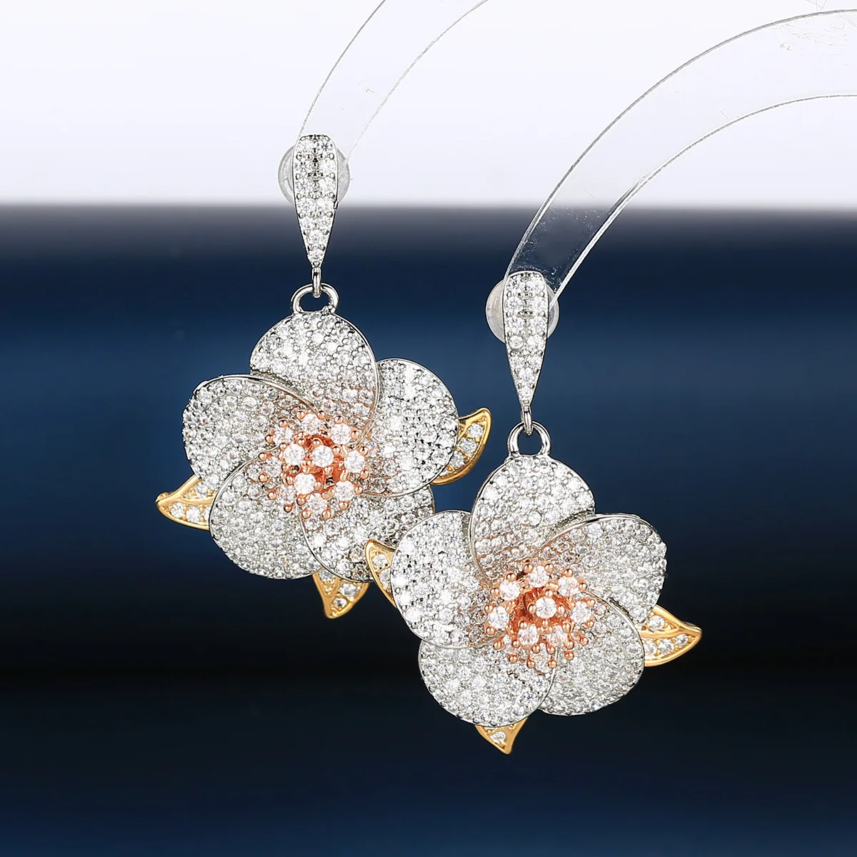 

Luxury and Fashionable New Zircon Flower Earrings For Women or Girls' Christmas Gift