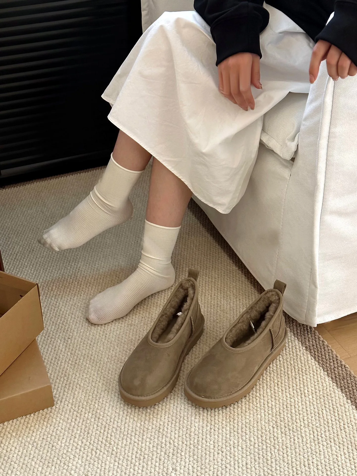 

Высококачественные модные меховые зимние сапоги 2023 Осень-Зима Новинка 1,107