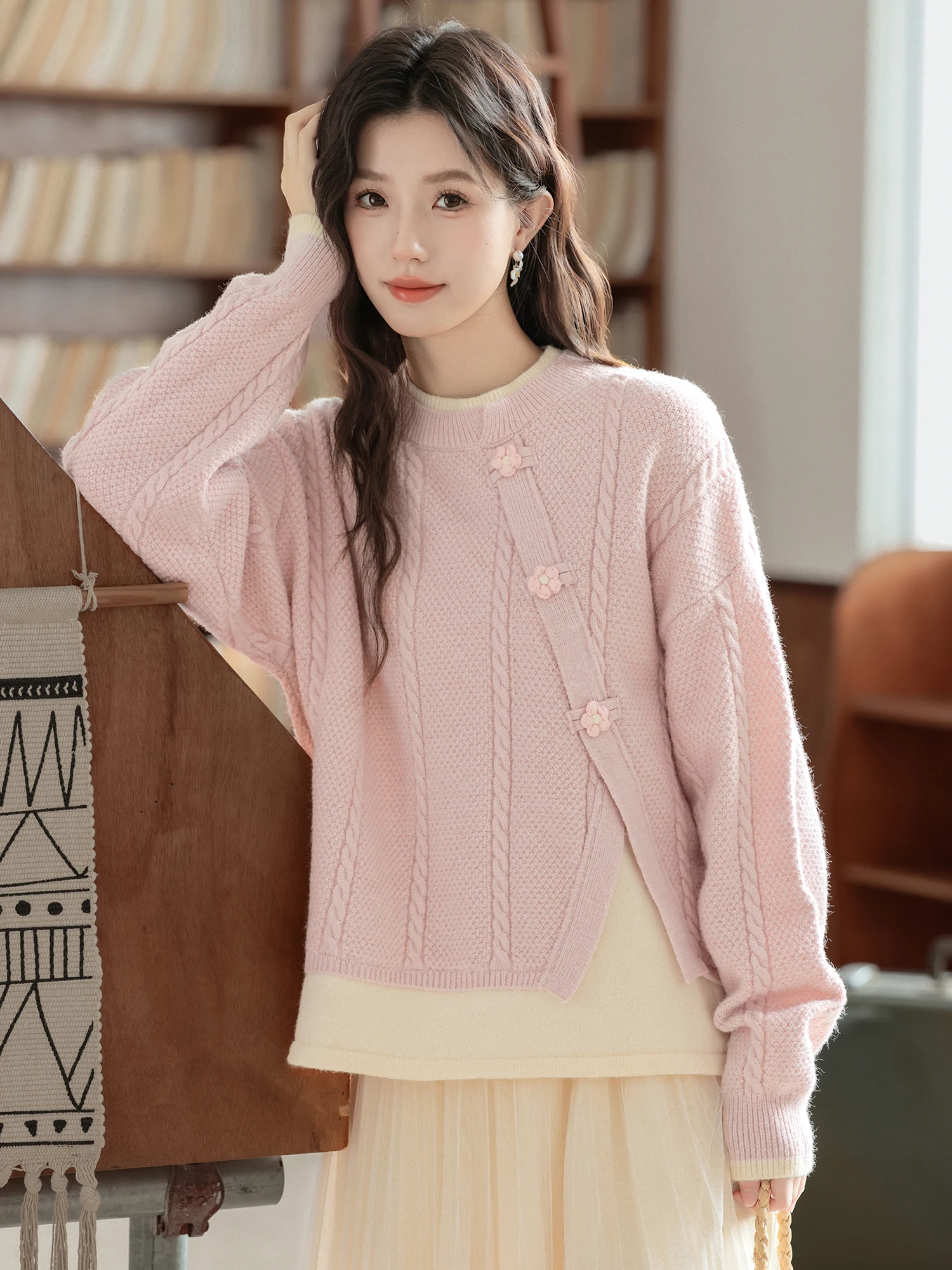 Qikaqi 2024 осенне-зимний новый свитер с круглым вырезом милый искусственный вязаный