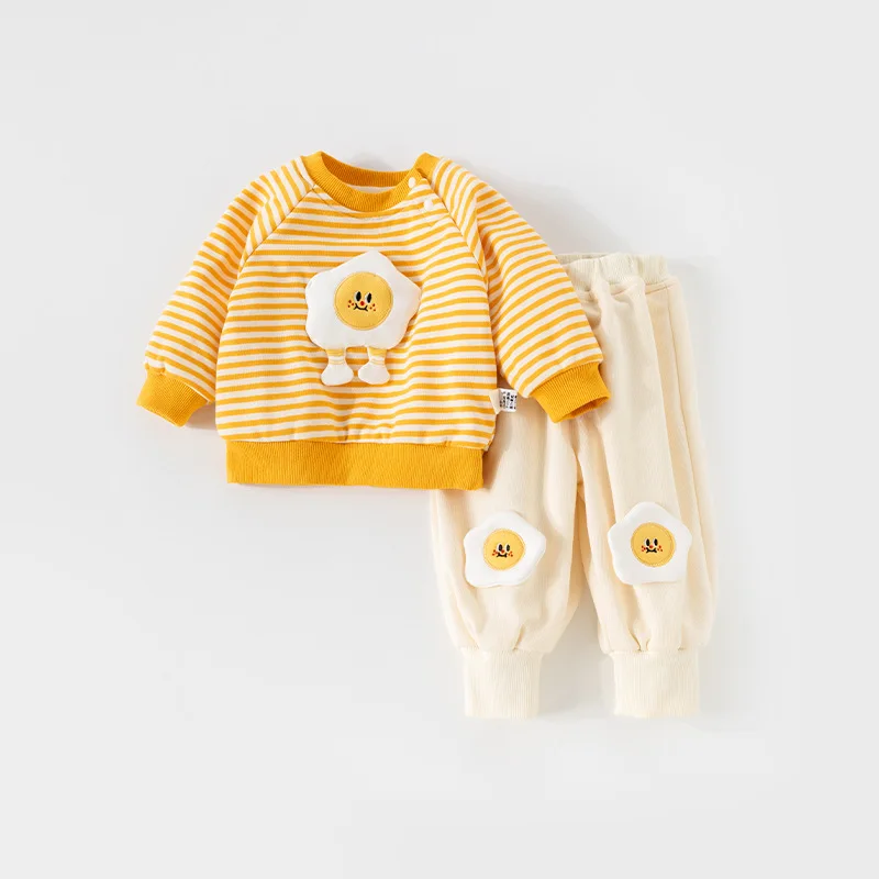 

Корейский осенне-зимний комплект одежды для маленьких девочек из 2 предметов, полосатые пуловеры с заплатками в виде мультяшных яиц и бархатные брюки, костюм для маленьких девочек