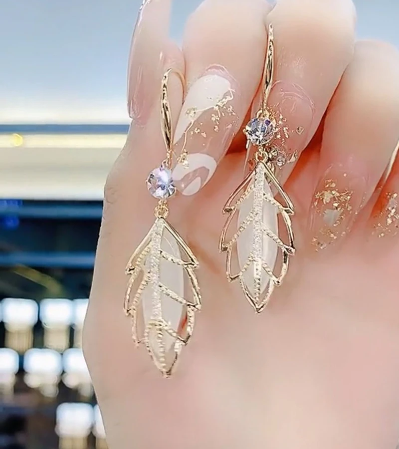 

Fashion New opal Leaf Pendant Earrings Simple Zircon Gold Hook Women's Elegant Jewelry Party Girl