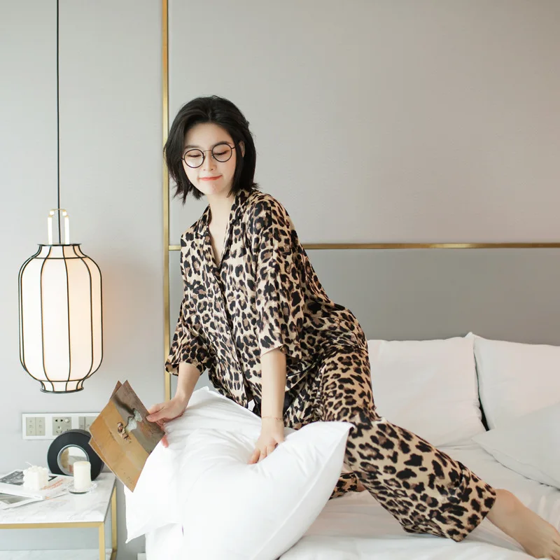 Пижама в стиле Леопард для мужчин и женщин одежда сна с лацканами влюбленных