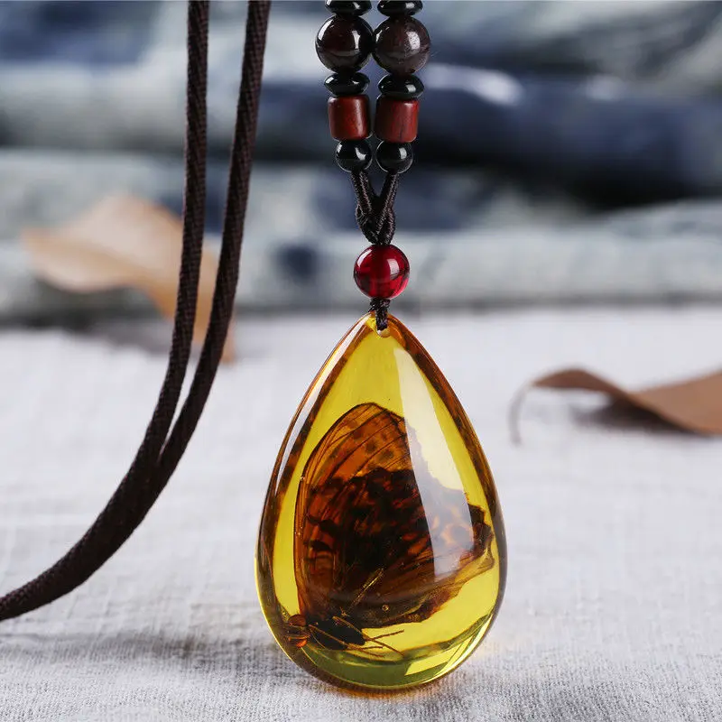 

Amber Scorpion Necklace Men Women Fine Jewelry Accessories Baltic Amber Butterfly Pendant Necklaces Lucky Charms Amulets