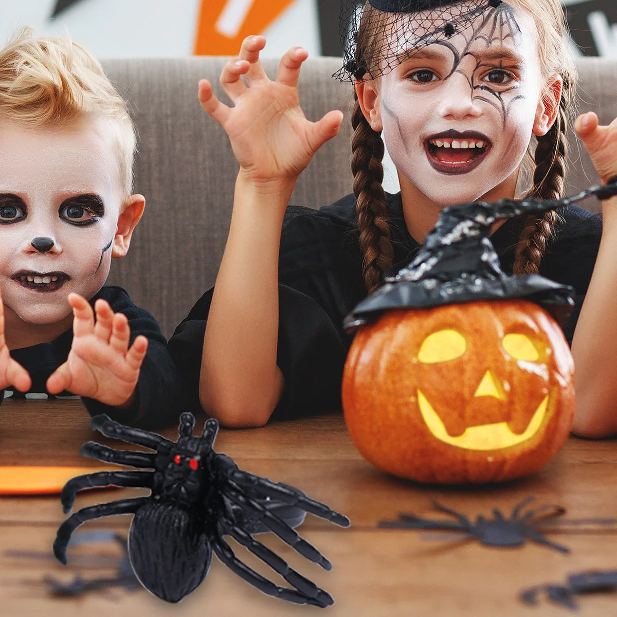 

Ringspider Rings Glow Partythe Dark Play Pretend Realistic Favor Finger Plaything Festival Stretch Props Horror Batplastic