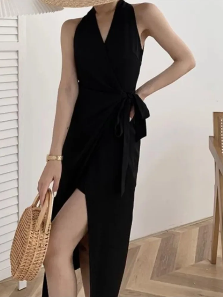 Платье женское средней длины с лямкой на шее элегантный пикантный белый