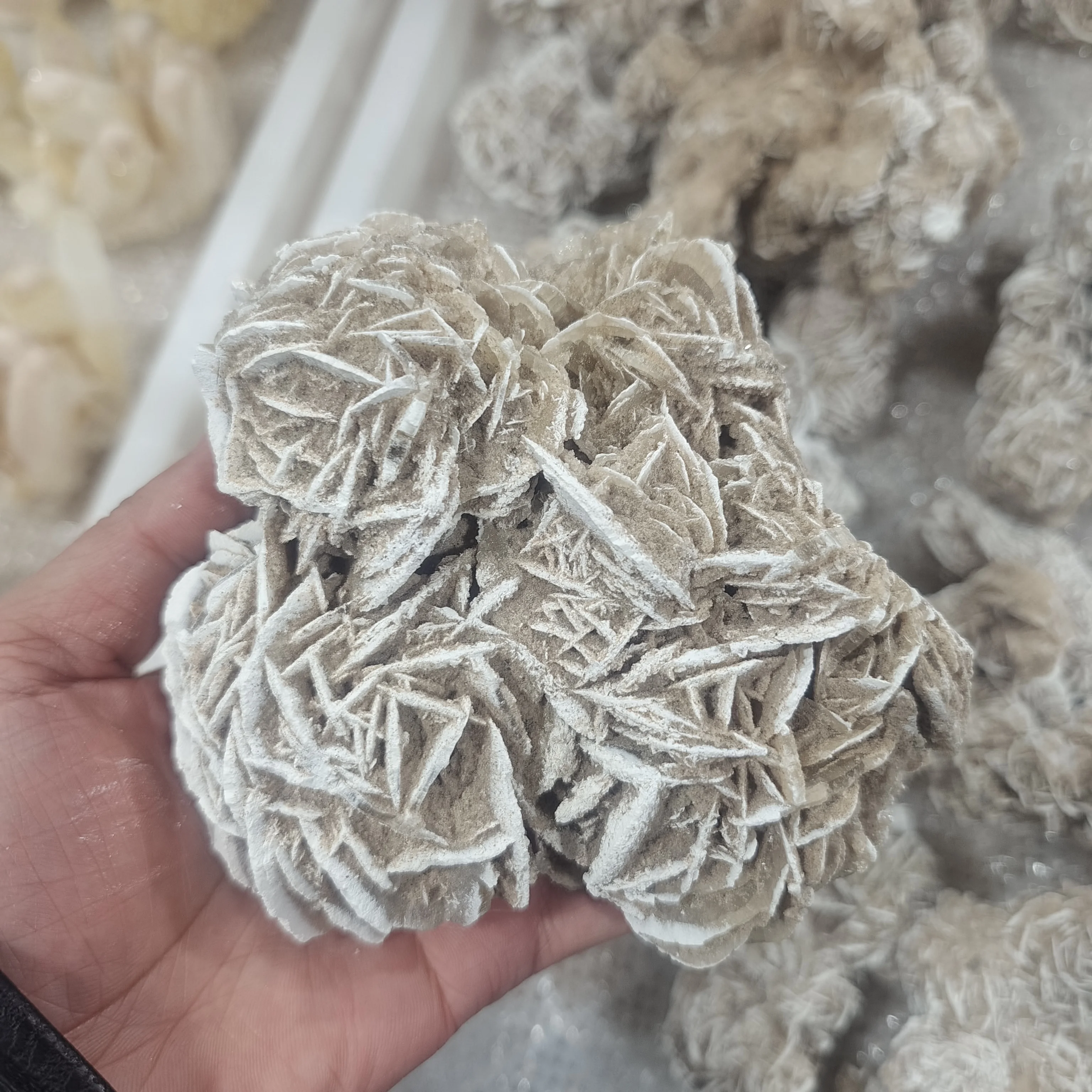 

400g Large Size Desert Rose Stone Natural Quartz Crystal Reiki Healing Gem Mineral Specimen Adenium Obesum Home Decor Gifts