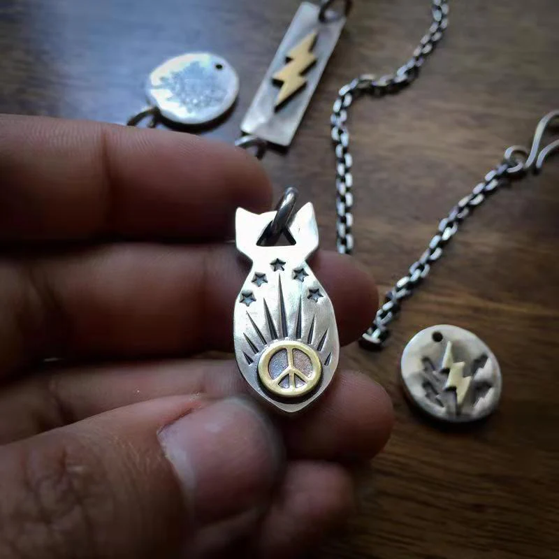 RetroSen Silver Color Fashion Domineering Light Luxury Pendant Anti-War Logo Lightning Necklace Retro Style Jewelry |