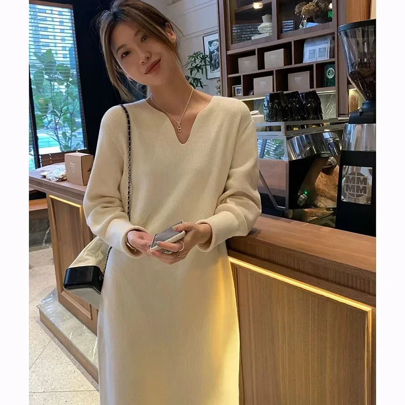 

Long Sleeved Knitted Dress for Women in Autumn and Winter 2023, Paired with A Bottom Layer of Woolen Dress, Medium Length Style
