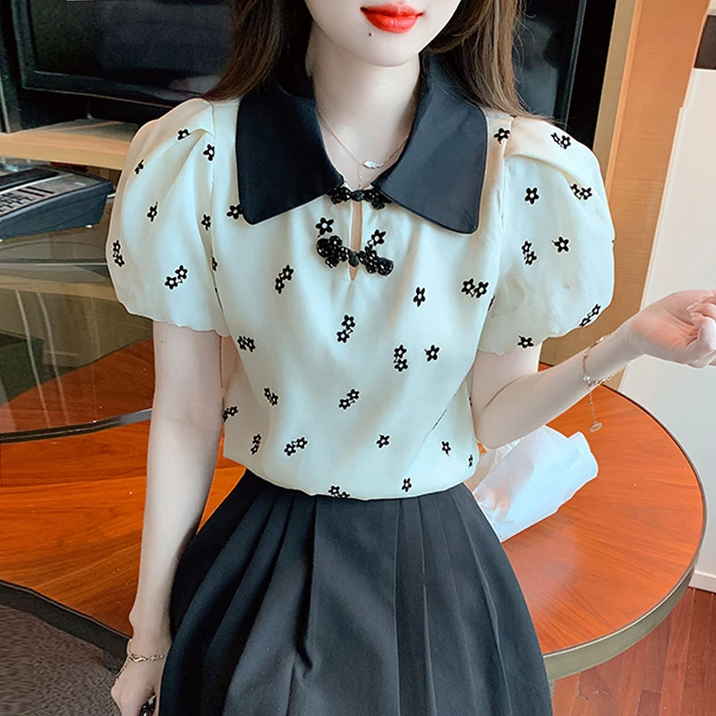 Летняя женская блузка с коротким рукавом и кукольным воротником Повседневная