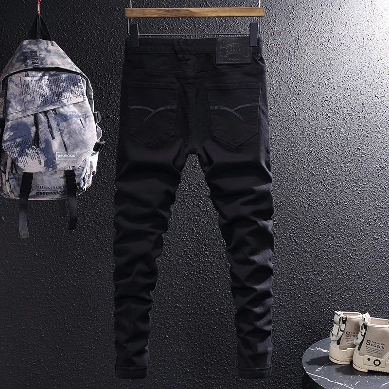 Рисунок 6 - Джинсы мужские зауженные эластичные