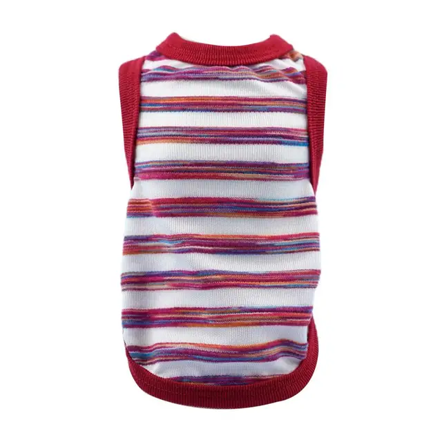 Одежда без запаха. Женщина нюхает. Одежда без запаха. Одежда без запаха. Аромат для одежды.