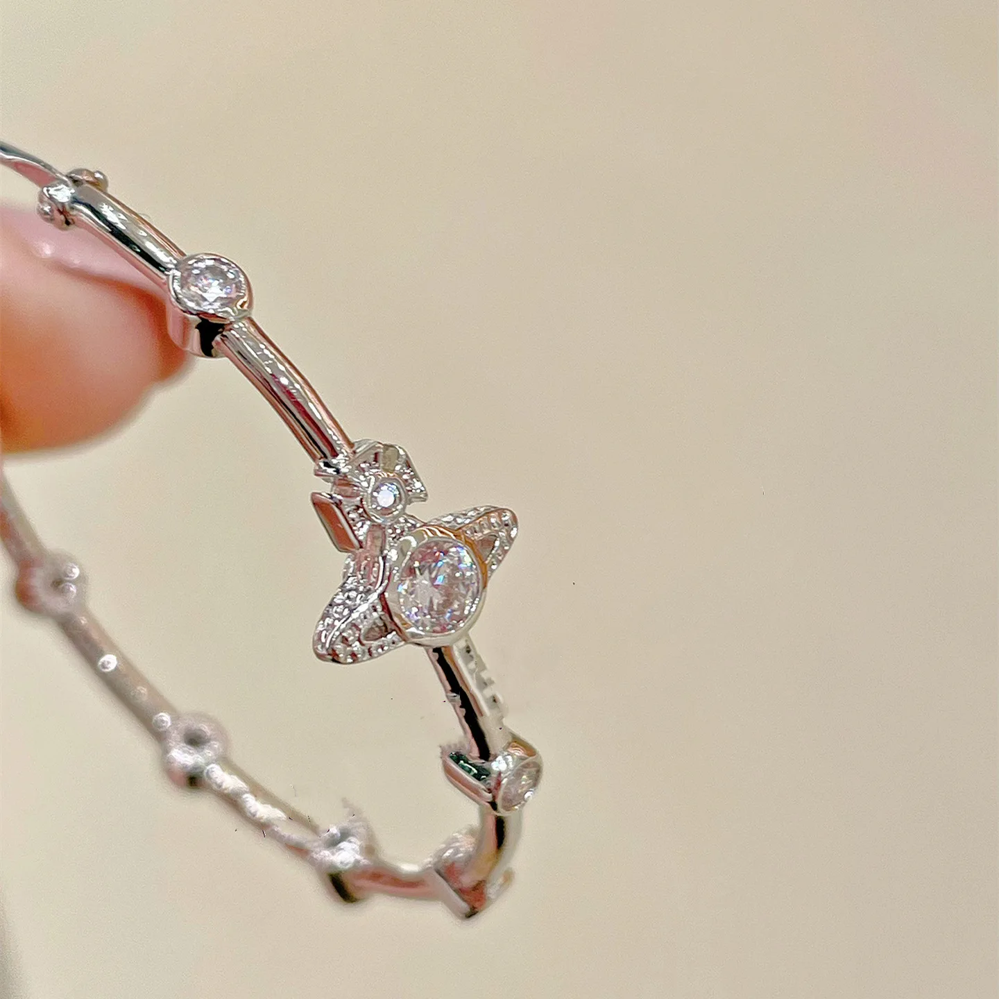 

Серьги с бриллиантами в виде звезд, модные необычные аксессуары для девочек, роскошные украшения для женщин