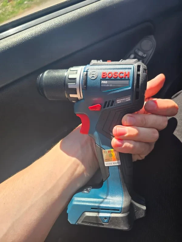 Фото Электрическая дрель Bosch GSR18V-52, 52 Нм, прочная и надежная, с металлическим патроном для высококачественного завинчивания и сверления. №2