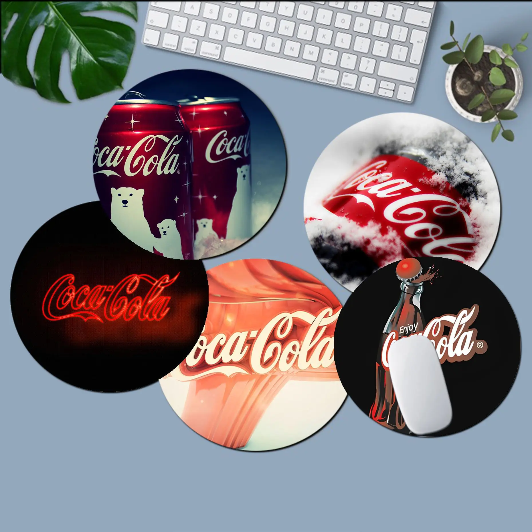 

C-Coca-Fashion Cola Small Round Kawaii Cartoon Anime Gaming Mouse Pad Keyboard Mouse Mats Deskpad Girls Deskpad Home Decor