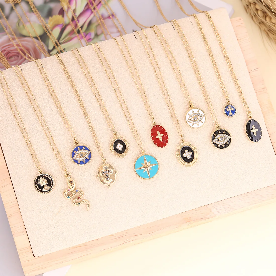 

Minar Stylish Metallic Round Waterdrop Moon Coin Pendant Necklace for Women Ladies Gold Colour Thin Chain Necklace Accessories