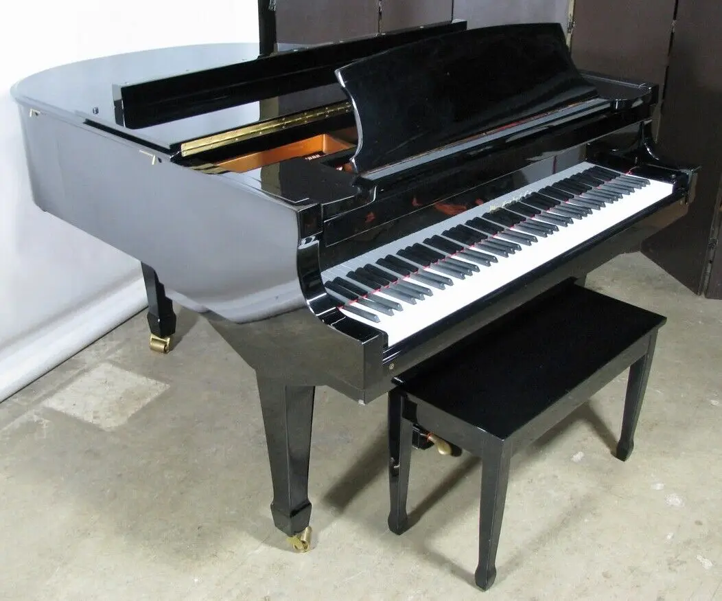 

Knabe Baby Grand Piano Model KN-520; Gloss Black With Bench; Exceptionally Clean