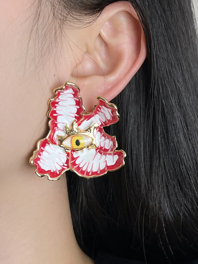 Женские серьги с цветочными подвесками