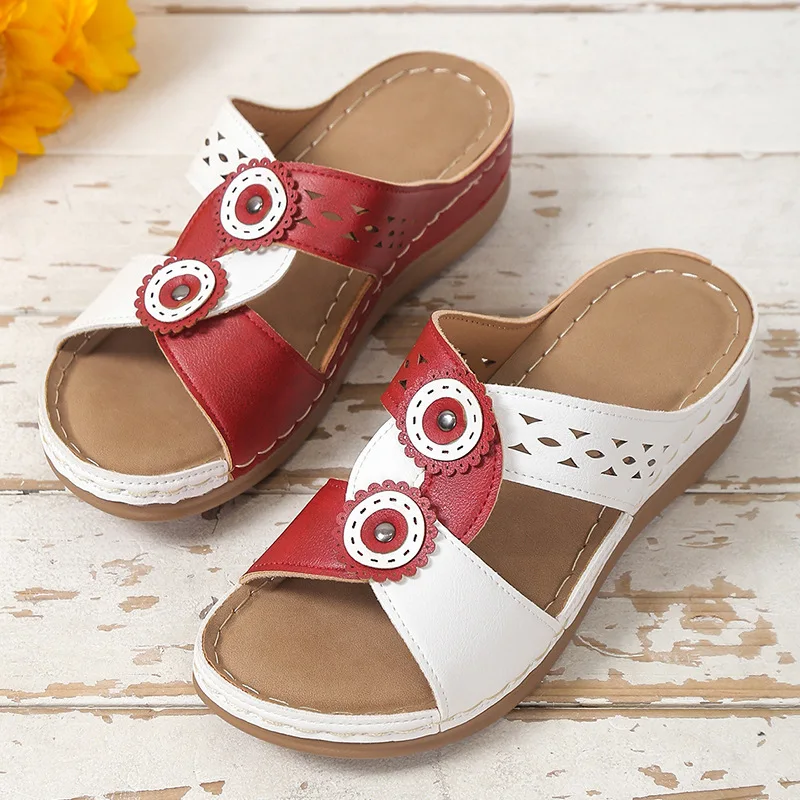 2023 New European and American Sandals Women's Fashion Flower Large Slope Heel Thick Sole Beach Sandal Slippers Women