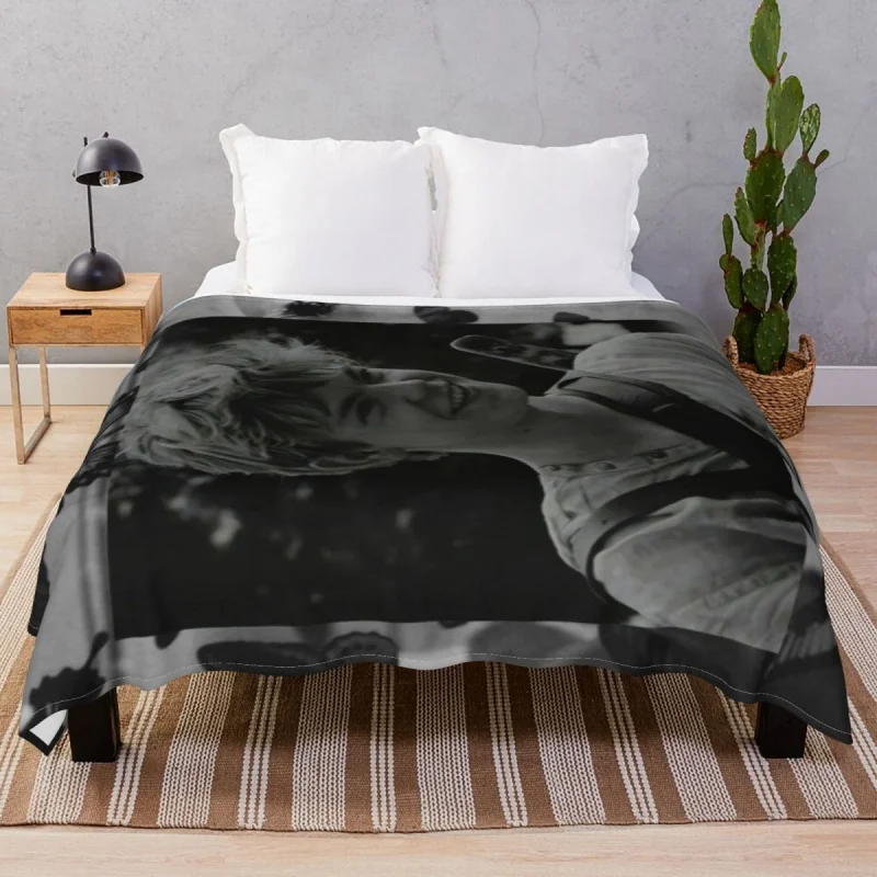 

The Maze Runner Newt Thick Blanket Thick Blankets Flannel All Season Lightweight Throw Thick Blanket for Bedding Sofa