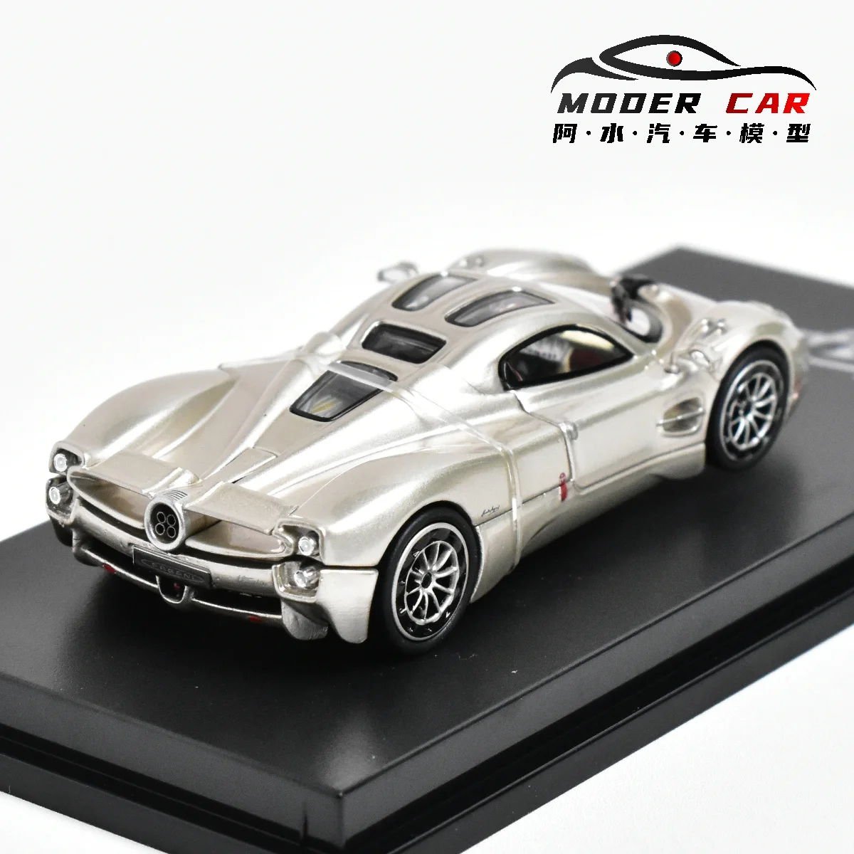 Модель автомобиля Pagani Utopia 1:64