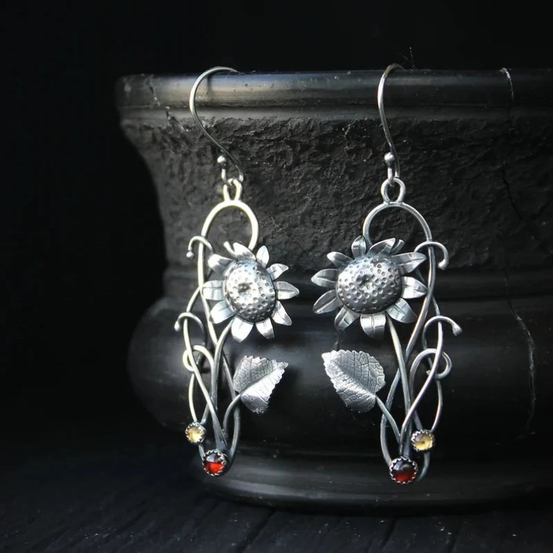 

Vintage Silver Metal Design Sense 2023 New Personalized Exquisite Sunflower Pendant Women's Earrings Ethnic Style Jewelry
