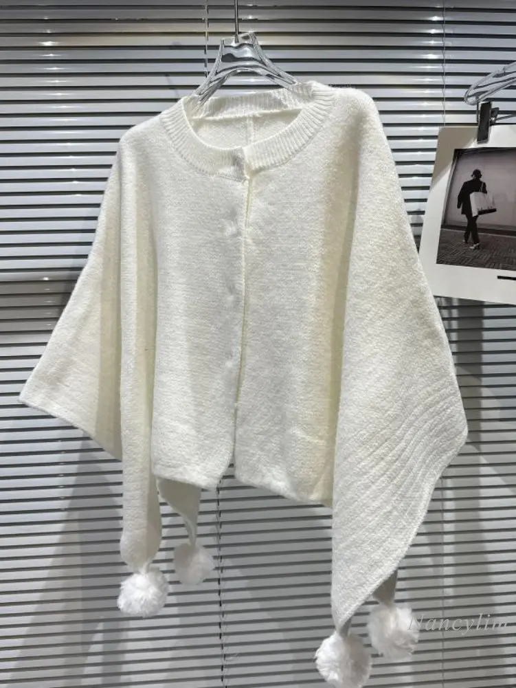 

2022 Winter Shawl Cardigan for Women New Classic Style Big Pompons Tassel Batwing Sleeve Knitted Sweater Outer Match White Black