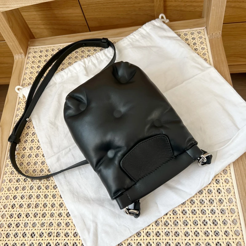 

103985 Fashion Classic Trendy luxury design Sheepskin Unisex Mobile Phone Bag Small Satchel