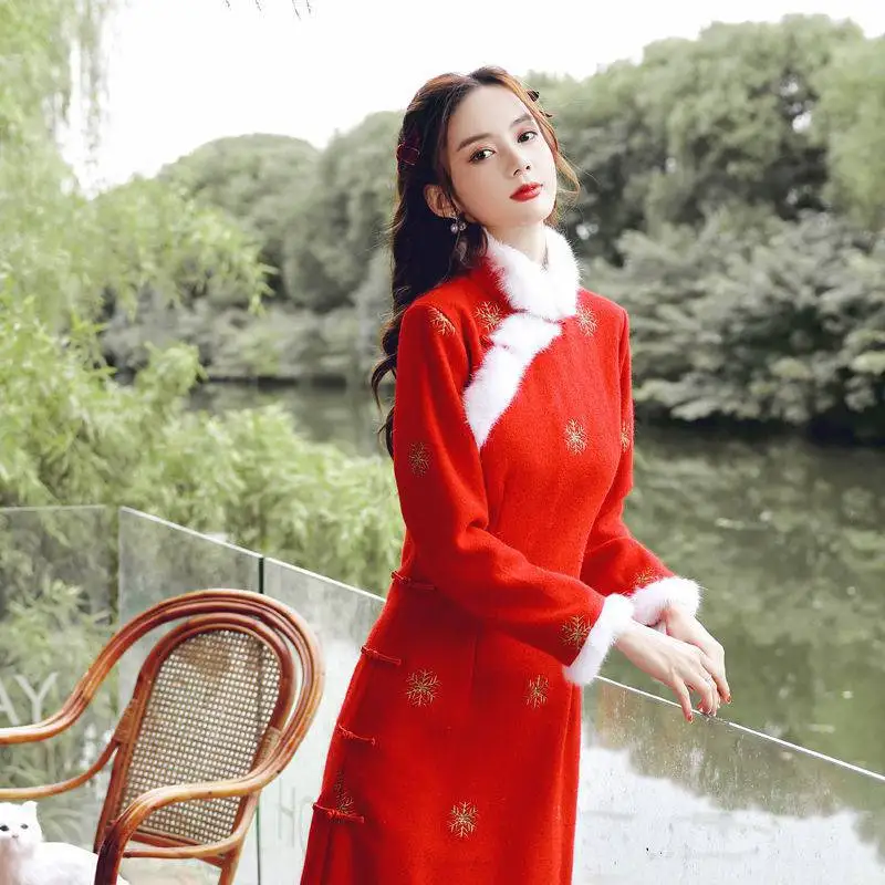 

Chinese Style Improved Cheongsam Long Sleeve Young Fashionable Red Girl