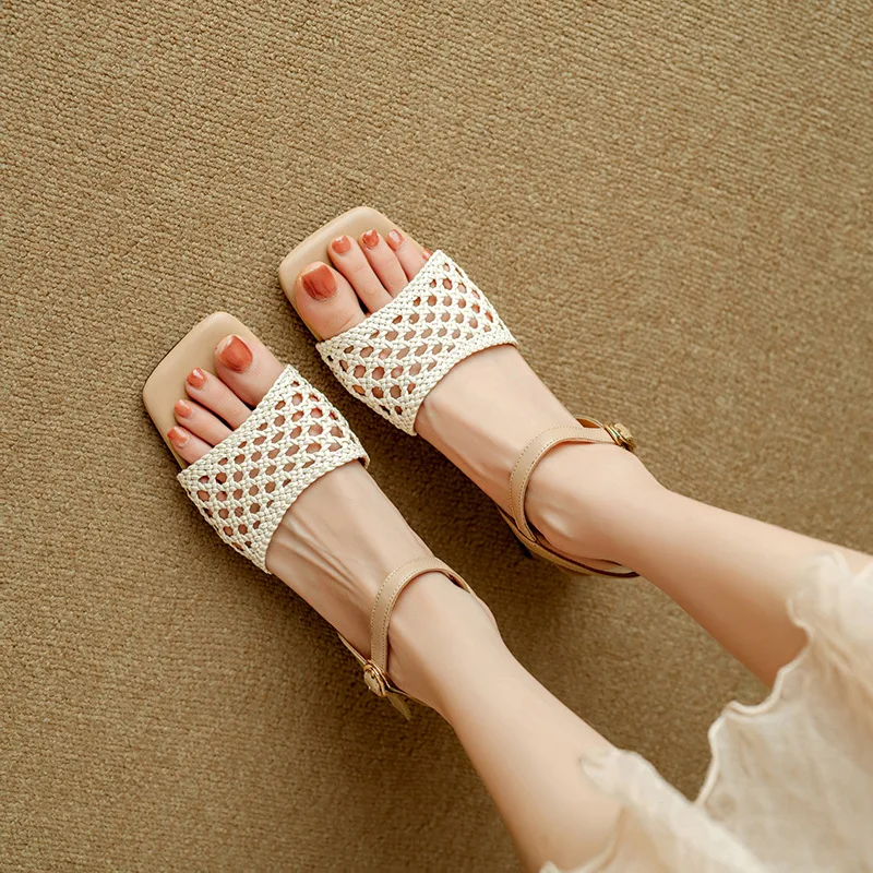 Новые сандалии с открытым носком и 2 головками в стиле ретро на толстом высоком