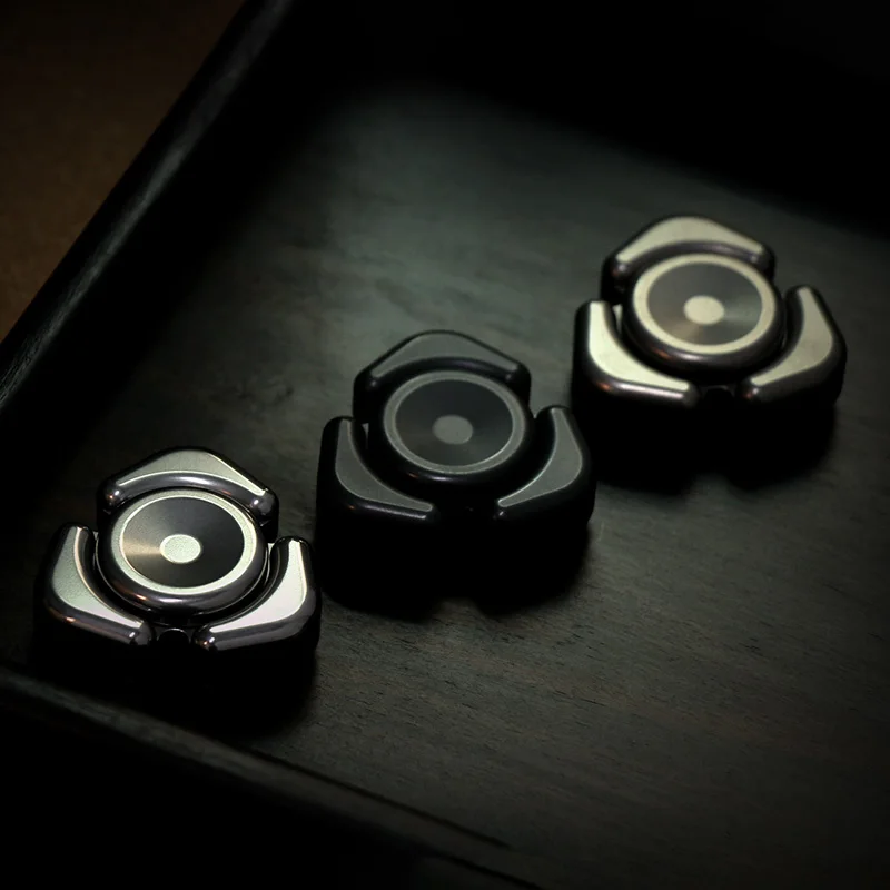 Enlarge Three-leaf Fidget Spinner Finger Decompression EDC Toy Black Technology Trendy Play