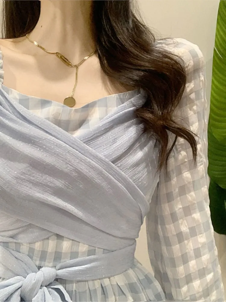 Весенне-летнее платье в клетку с длинными рукавами и оборками во французском